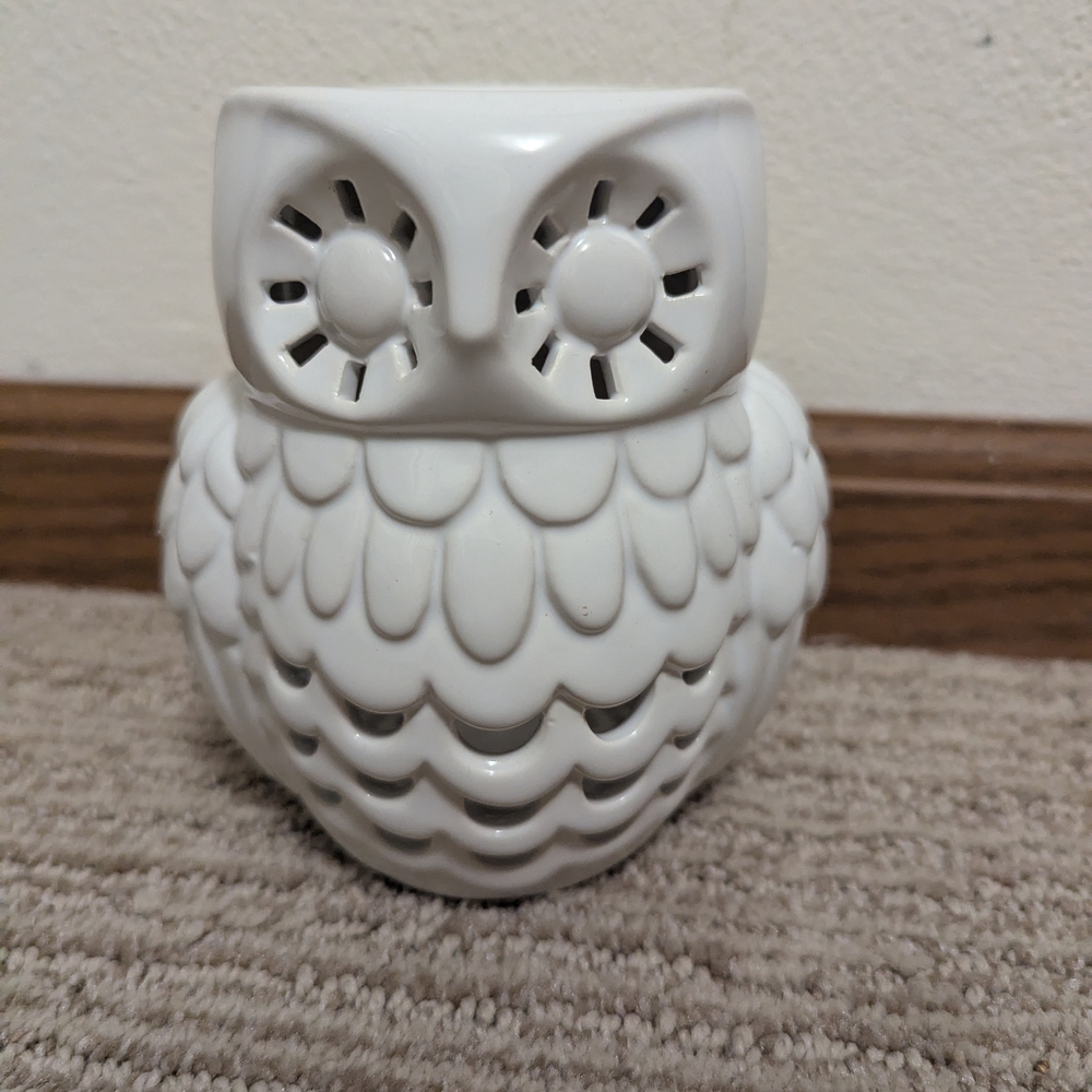 Bath & Body Works White Owl Candle Holder